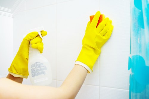 Steam cleaning method used on carpet fibers